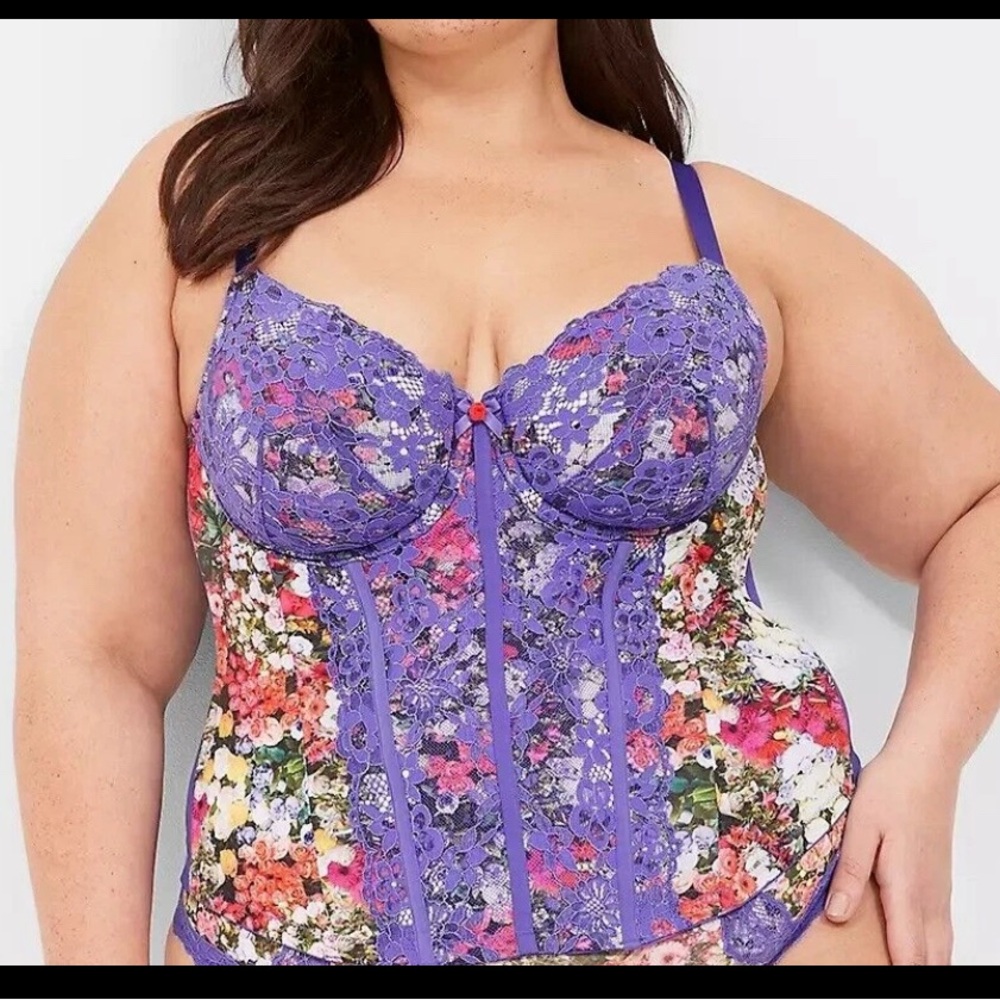 Like new Cacique Purple Floral Corset Bustier Bra with Underwire Support